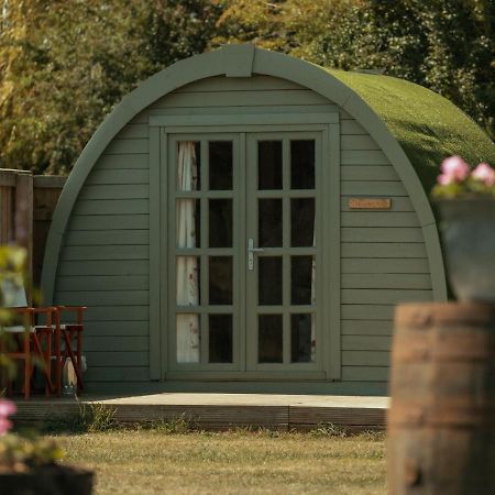 Glamping In Wiltshire The Green Knoll Is A Charm Chippenham  Exteriör bild