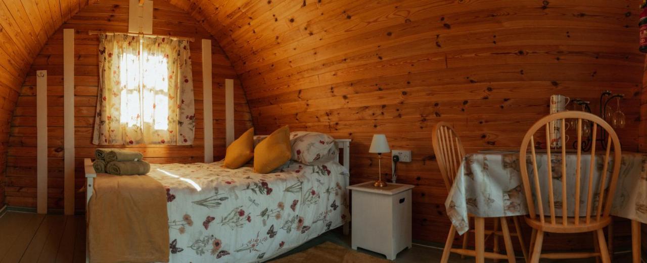 Glamping In Wiltshire The Green Knoll Is A Charm Chippenham  Exteriör bild