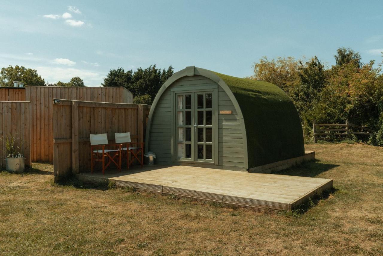 Glamping In Wiltshire The Green Knoll Is A Charm Chippenham  Exteriör bild