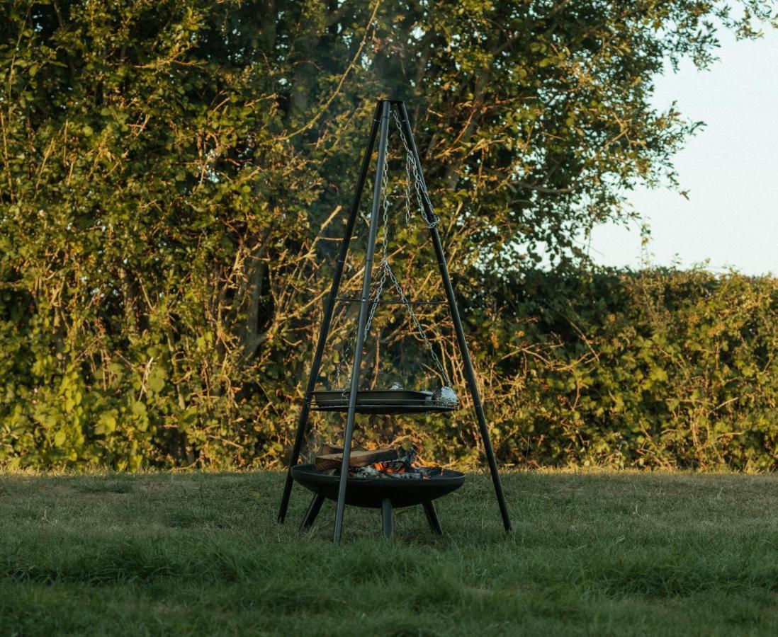 Glamping In Wiltshire The Green Knoll Is A Charm Chippenham  Exteriör bild